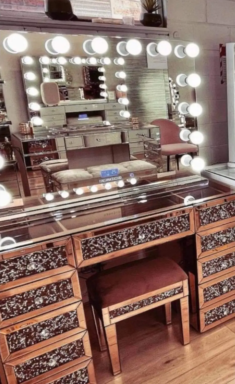 hero-img-02 Screenshot 20230123 181911 Messenger